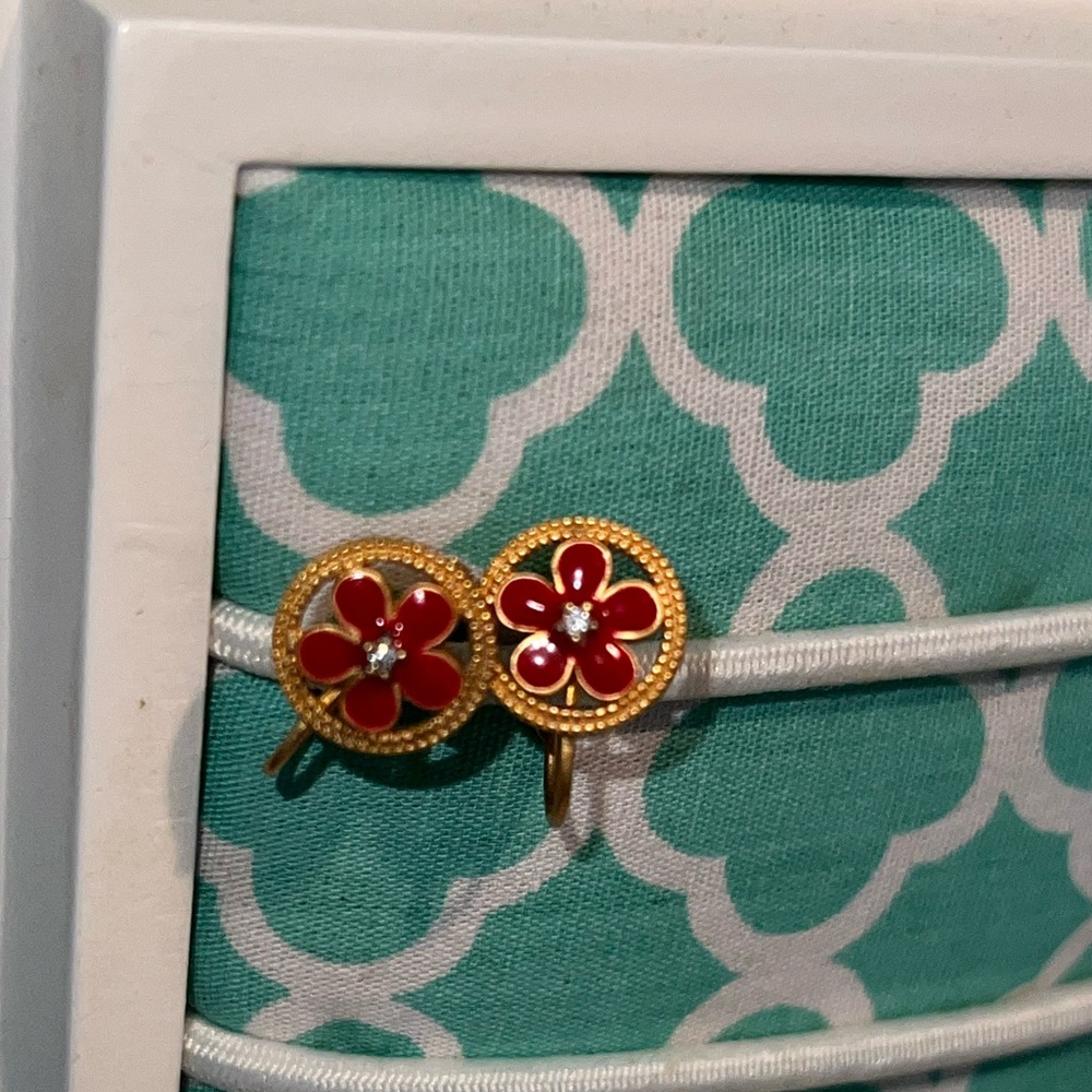 Vintage flower earrings